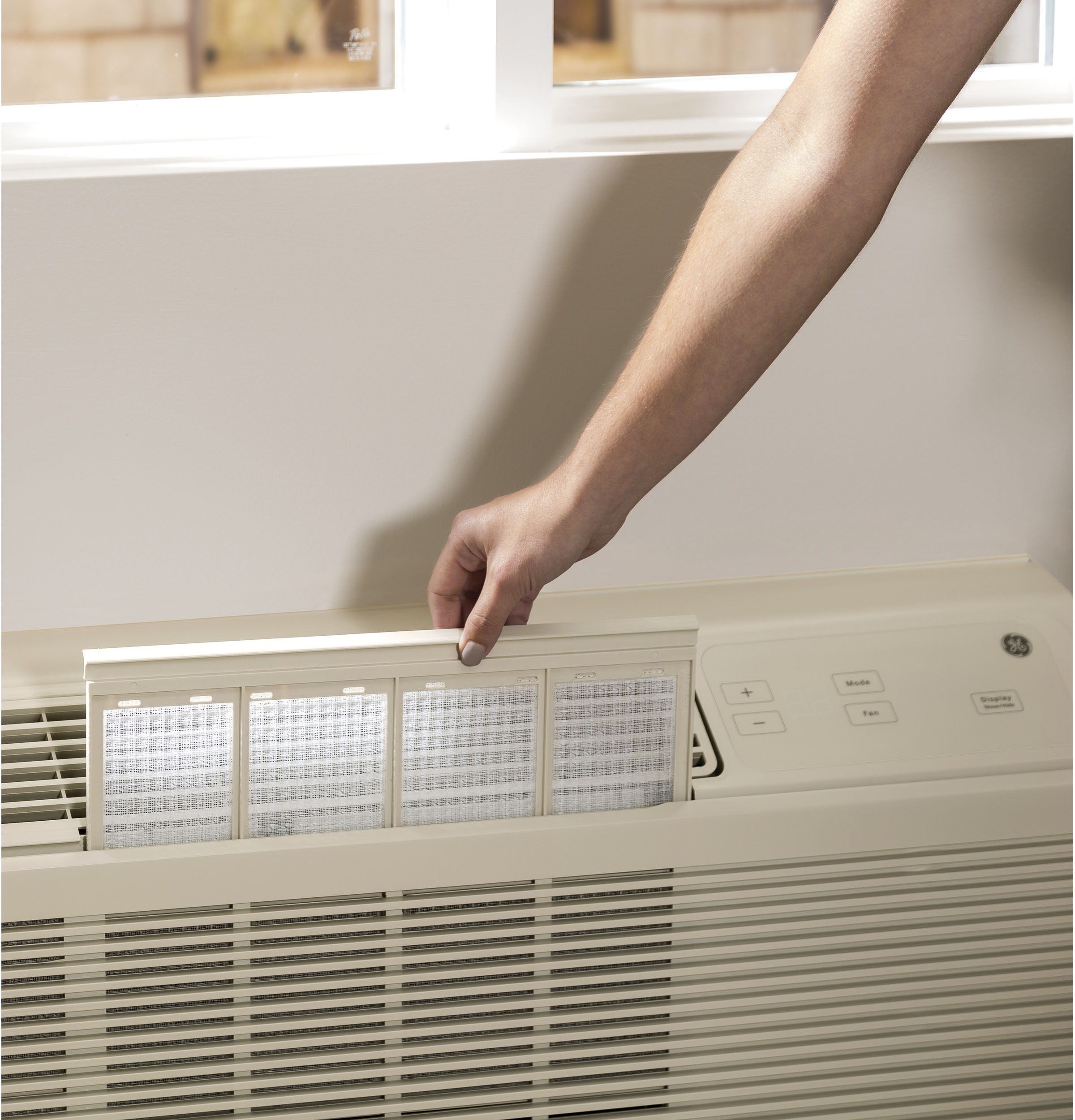 GE Zoneline® AZ45E09DAB Cooling and Electric Heat Unit 9,000 BTU, 230/208 Volt GE Zoneline® AZ45E09DAB Cooling and Electric Heat Unit 9,000 BTU, 230/208 Volt